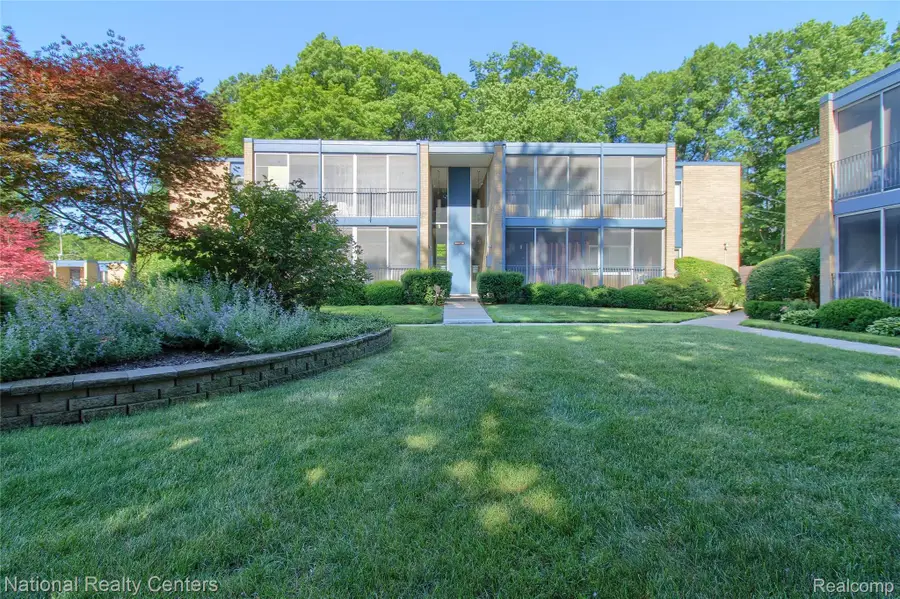 16547 Middlebelt Road #6, Livonia, MI 48154 - #3