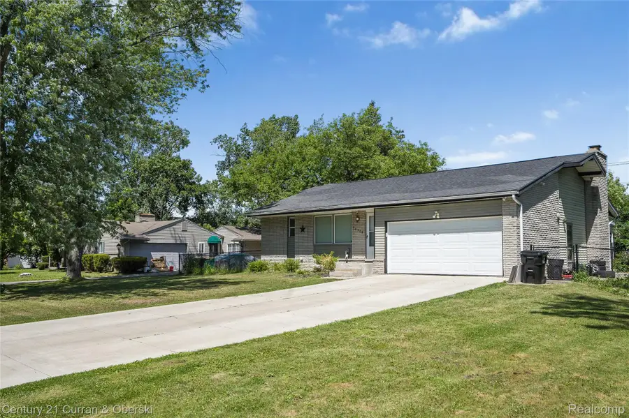 28906 Lorikay Street, Farmington, MI 48334 - #2