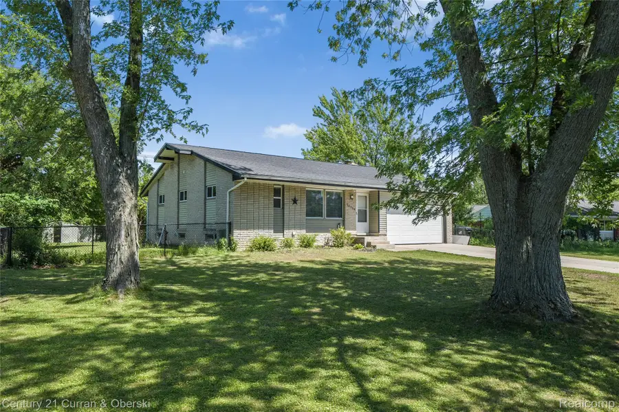 28906 Lorikay Street, Farmington, MI 48334 - #3