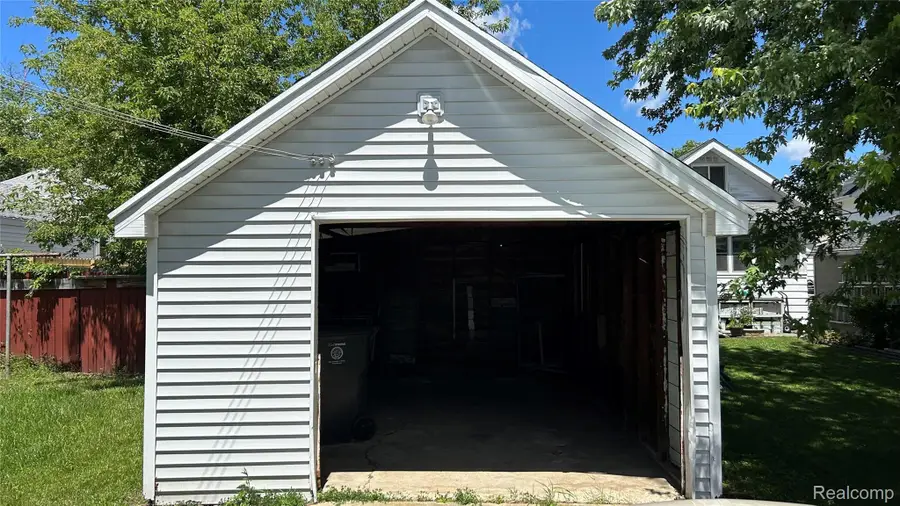 2202 Brown Street, Flint, MI 48503 - #2