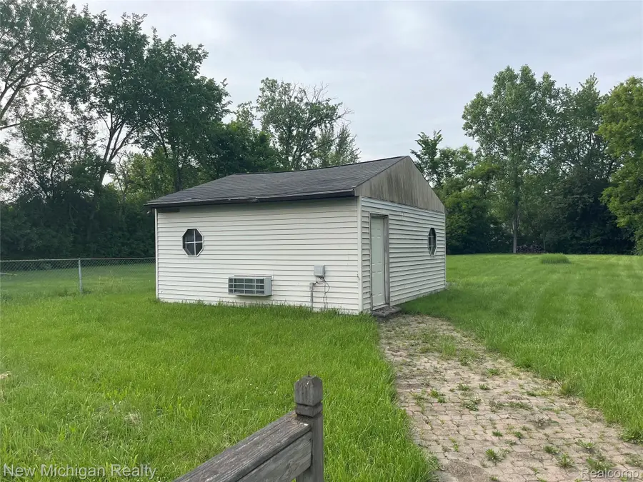 2811 Wisconsin Road, Troy, MI 48083 - #3