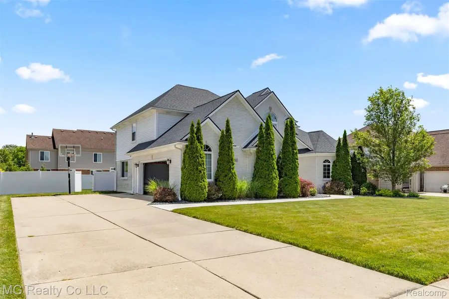 25803 Brookview Boulevard, Brownstown, MI 48134 - #3