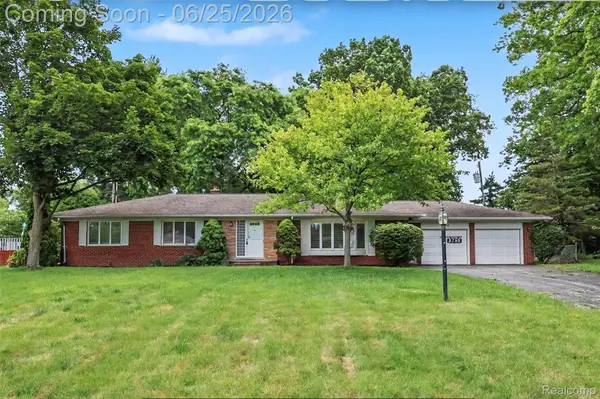 3750 Beach Road, Troy, MI 48084