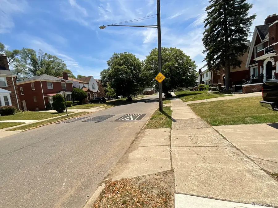 17165 Wisconsin Street, Detroit, MI 48221 - #2