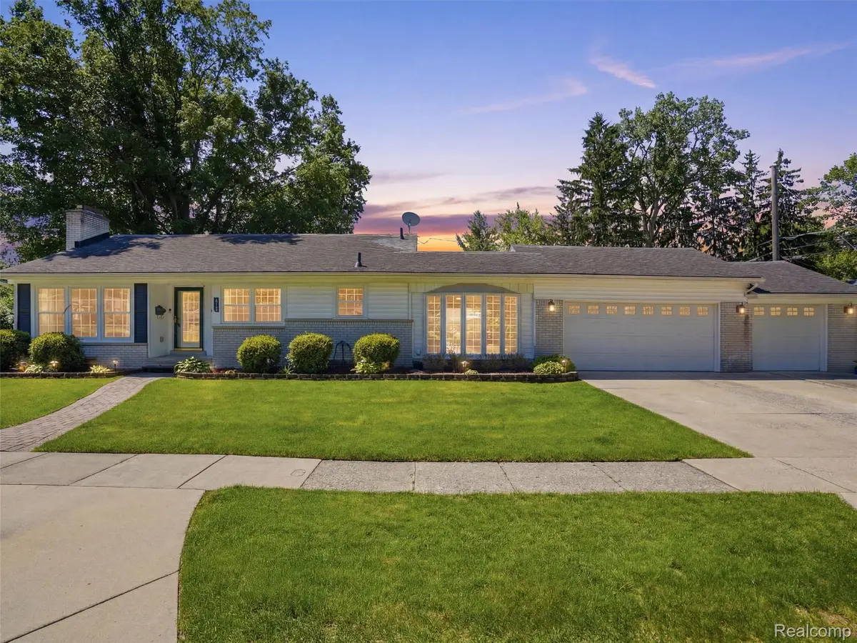 34155 Oakdale Street, Livonia, MI 48154 - #1