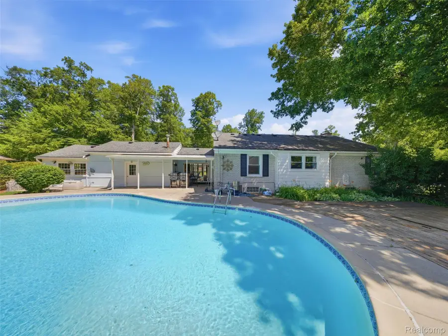 34155 Oakdale Street, Livonia, MI 48154 - #3