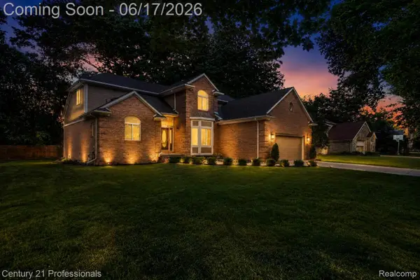 1655 Cardinal Ridge, WestBloomfield, MI 48324