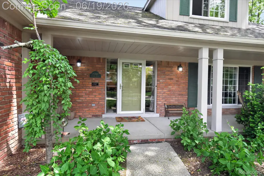 19780 Edshire Lane, Grosse Pointe Woods, MI 48236 - #2
