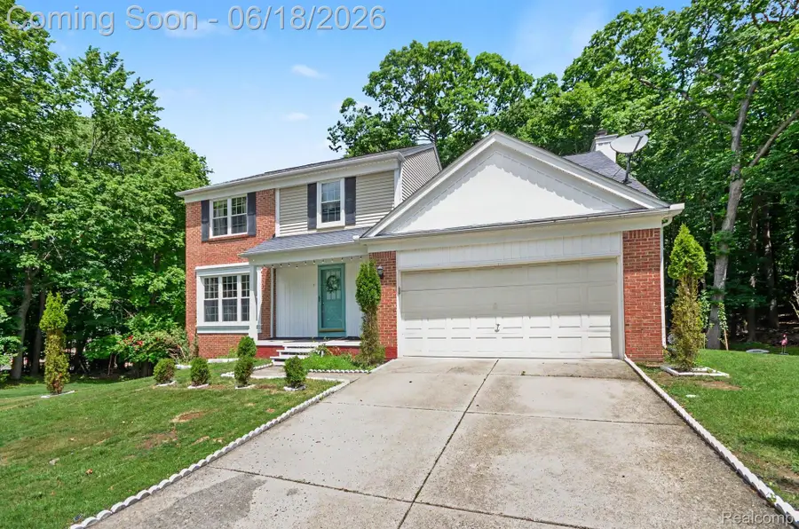 425 Thornridge Court, Rochester Hills, MI 48307 - #3
