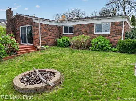 42446 Sycamore Drive, Sterling Heights, MI 48313 - #3