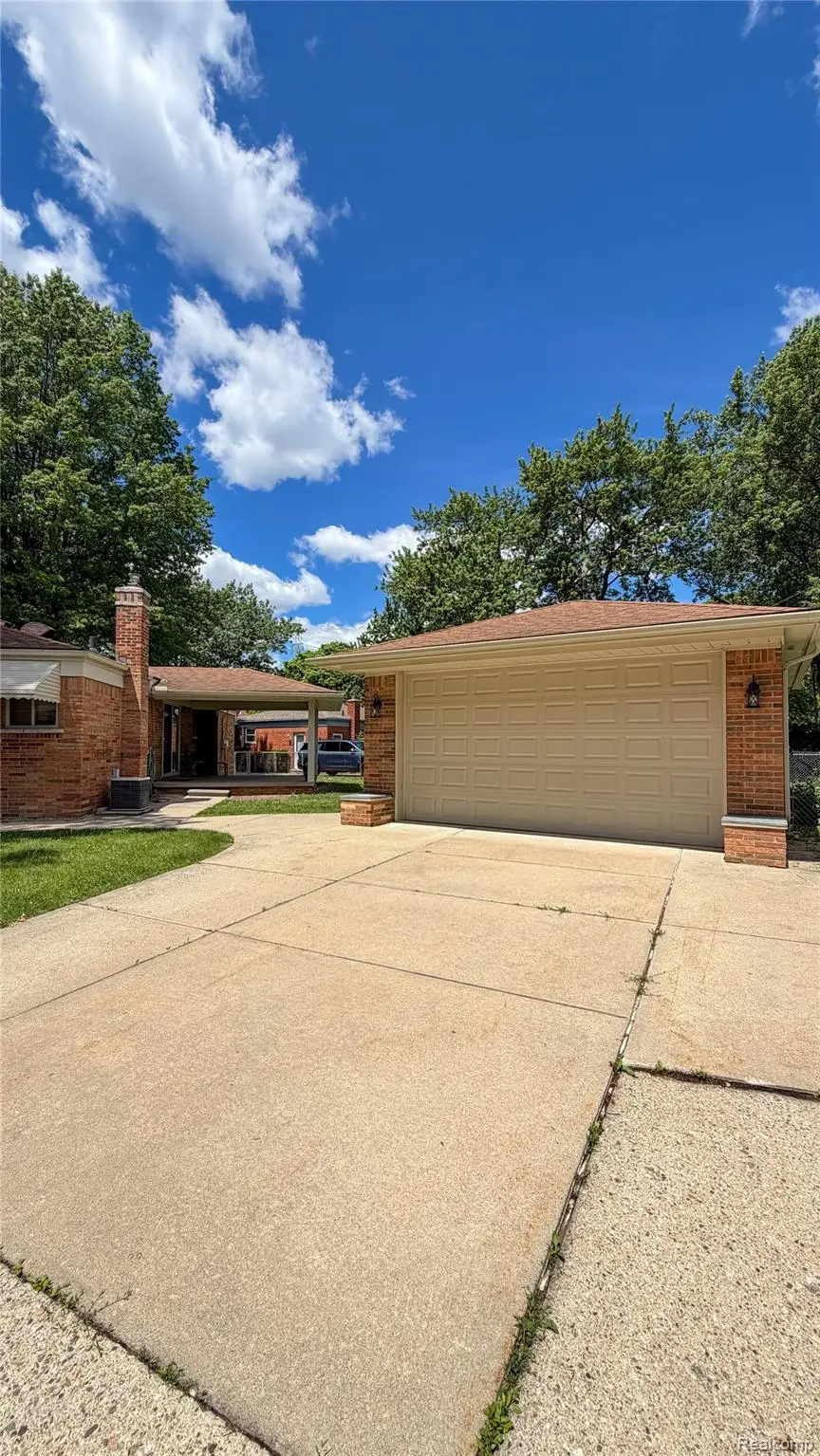 29812 Newport Drive, Warren, MI 48088 - #3