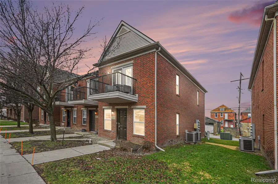 283 E Palmer Street #8, Detroit, MI 48202 - #3