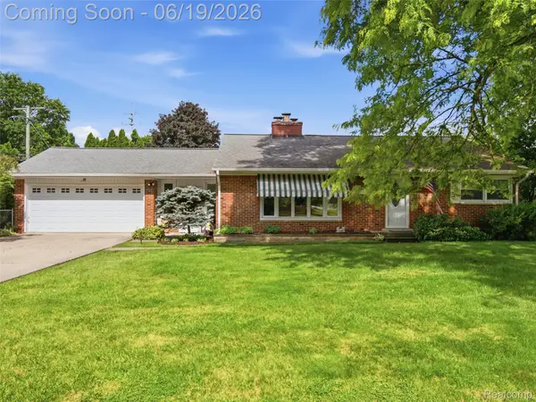 24 Nevada Avenue, RochesterHills, MI 48309