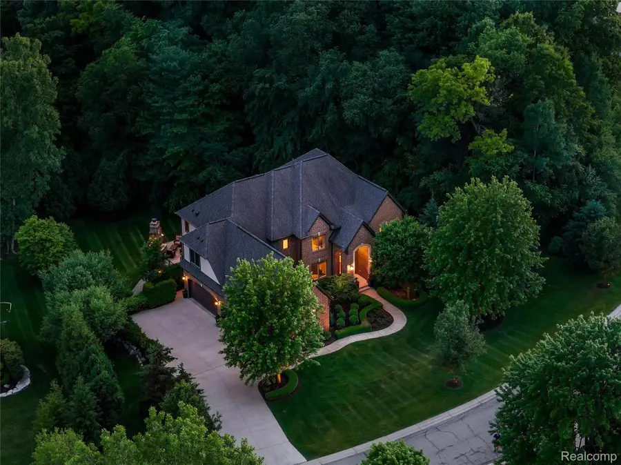 2761 Plum Creek Drive, Oakland, MI 48363 - #2