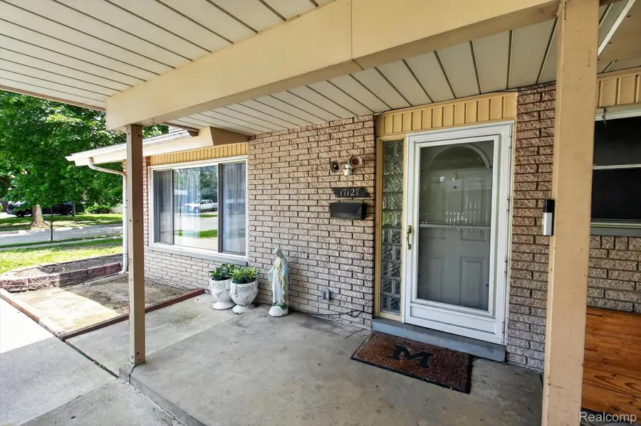 17127 Hamilton Avenue, Allen Park, MI 48101 - #2