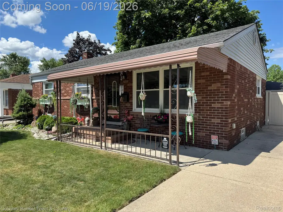 2470 Pinetree Drive, Trenton, MI 48183 - #2