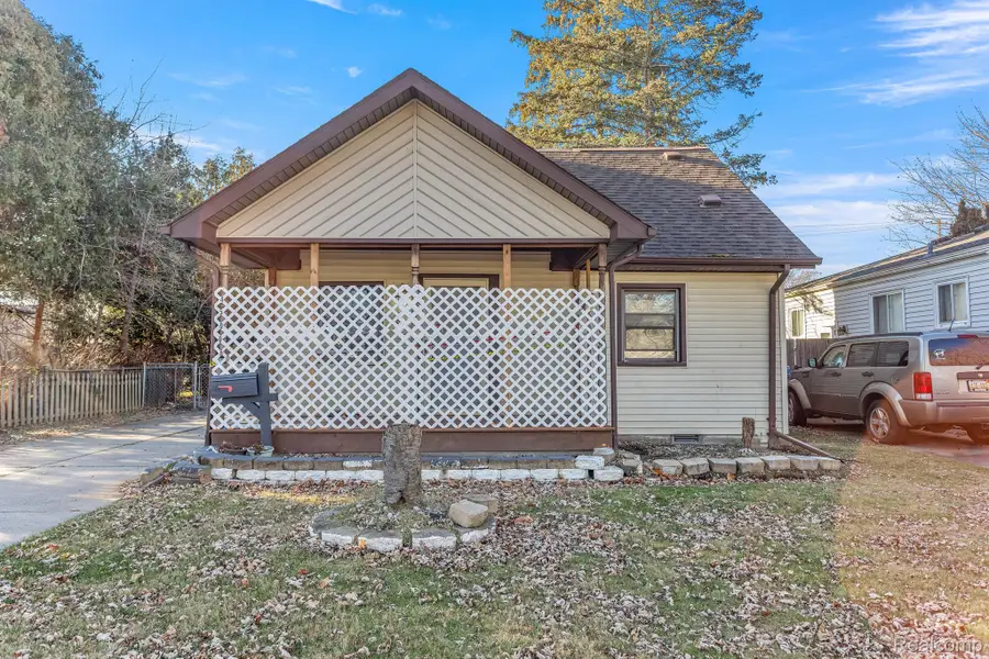 4500 Katherine Street, Dearborn Heights, MI 48125 - #2