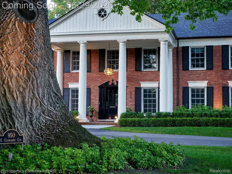 950 E Glengarry Circle, Bloomfield Hills, MI 48301 - #2