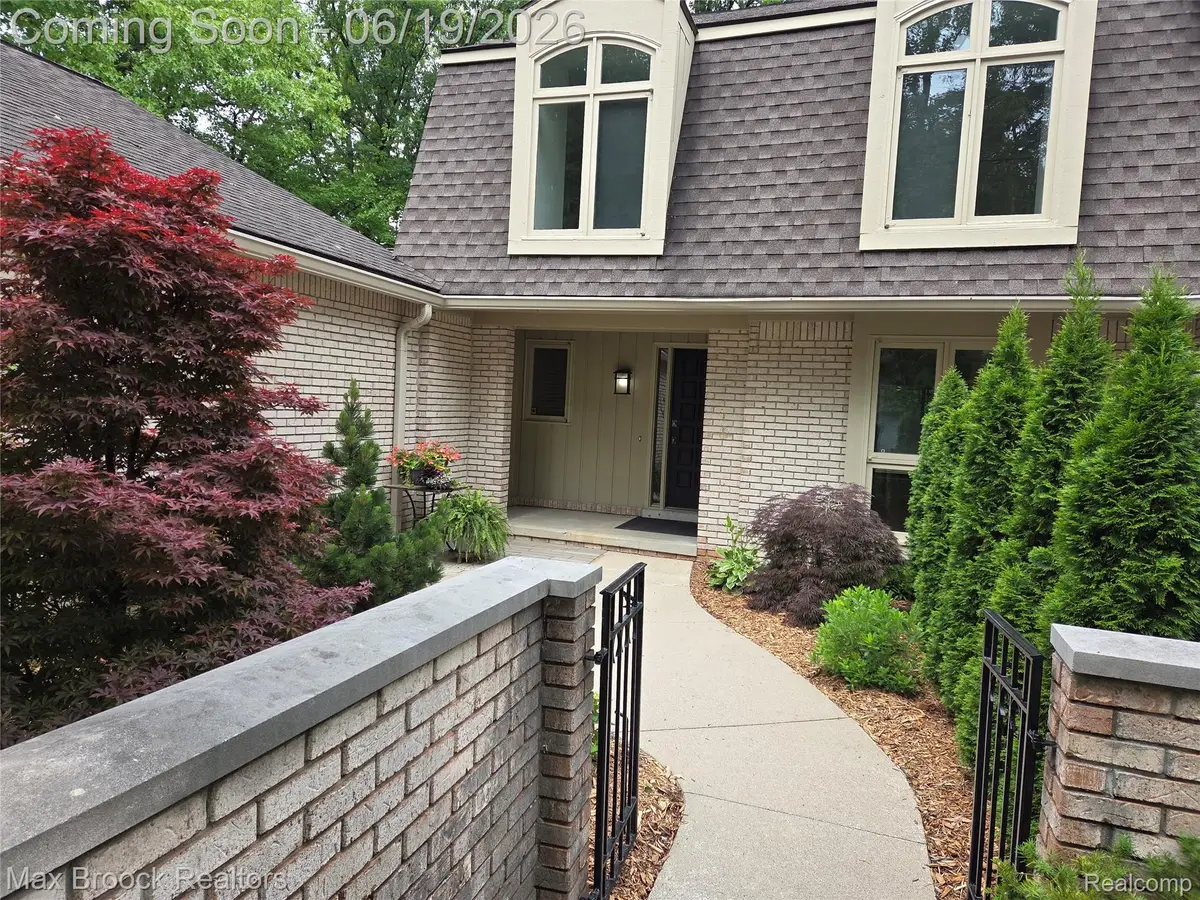 1106 Hillpointe Circle, Bloomfield, MI 48304 - #1