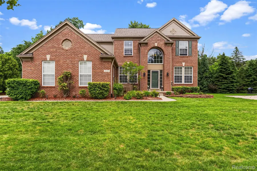 6323 Moonstone Drive, Grand Blanc, MI 48439 - #3