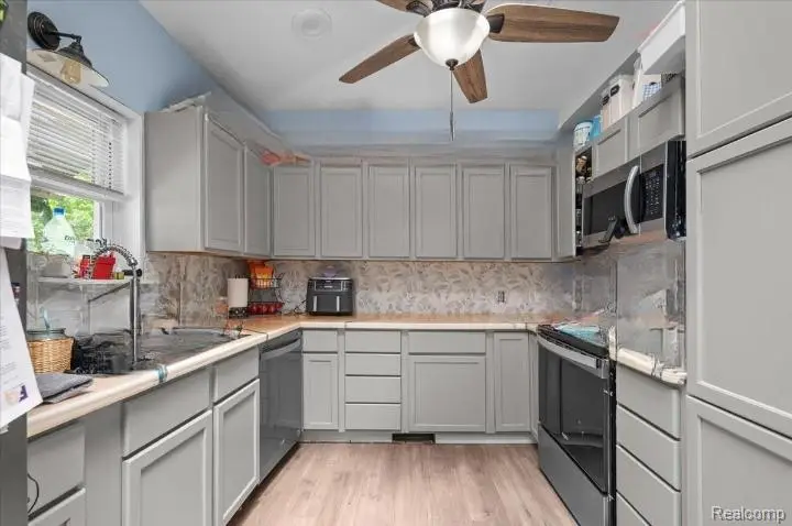 236 Lynn Street, Flushing, MI 48433 - #3