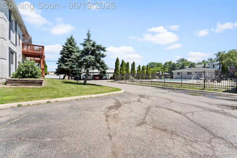 1756 Fort Street, Trenton, MI 48183 - #2