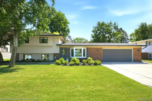 2805 Pinto Drive, CommerceTwp, MI 48382