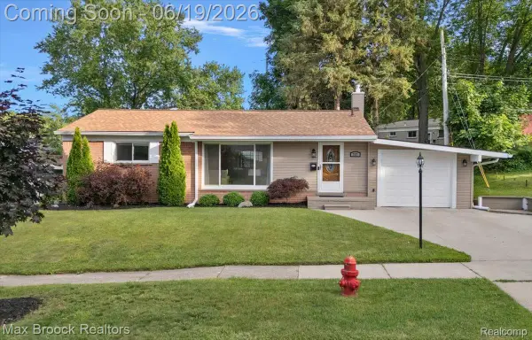 737 Panorama Drive, Milford, MI 48381