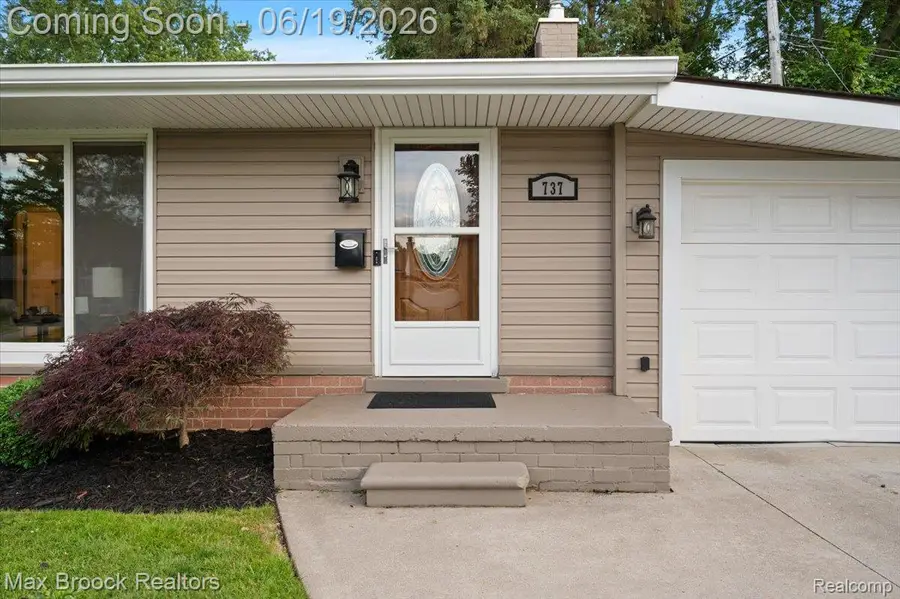 737 Panorama Drive, Milford, MI 48381 - #2