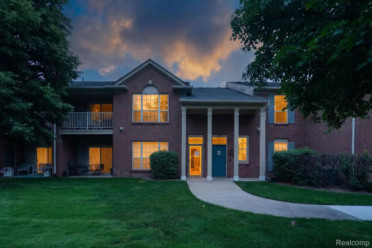 3203 Chesapeake Circle, Commerce, MI 48390 - #1