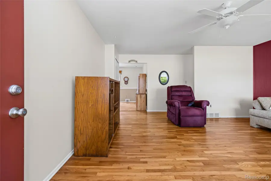 14743 Newburgh Road, Livonia, MI 48154 - #3