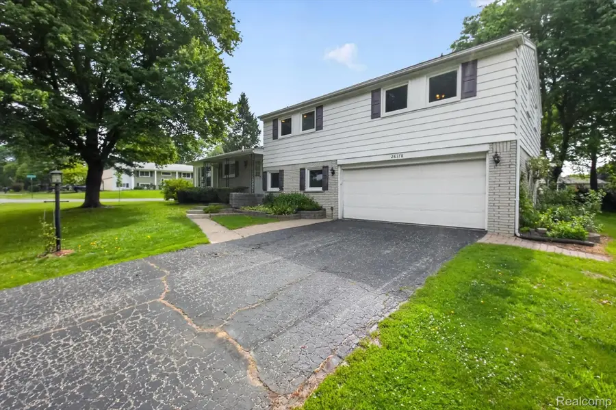 26178 Greythorne Trail, Farmington, MI 48334 - #3