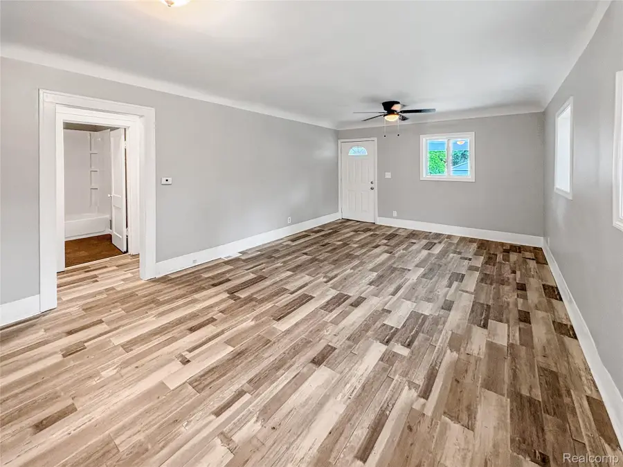 1114 Christopher Street, Flint, MI 48503 - #2
