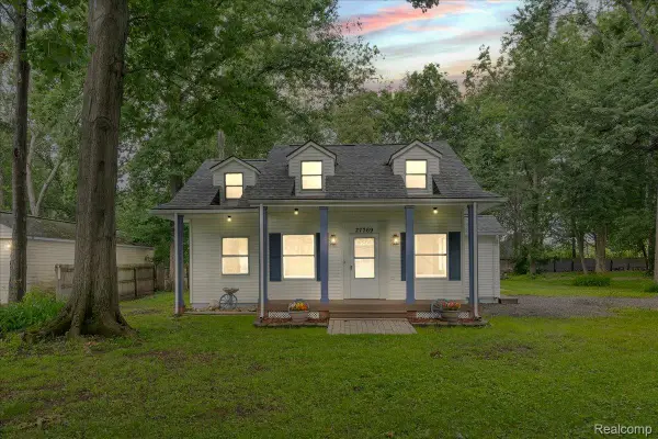 27769 Gilbert Drive, Warren, MI 48093