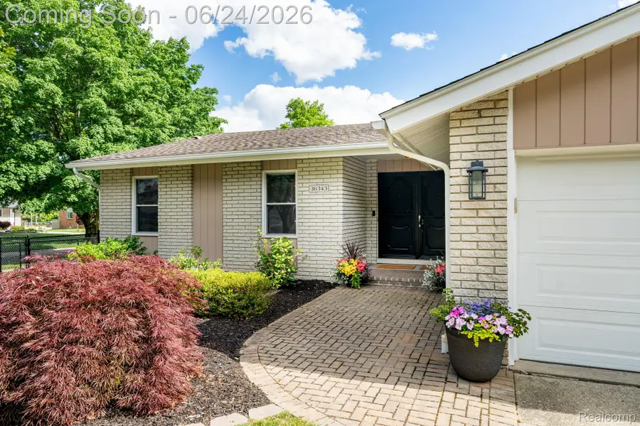 36343 Dardanella Street, Livonia, MI 48152 - #3