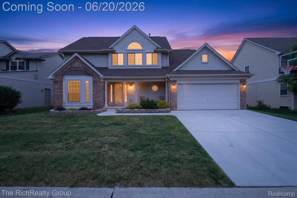 47185 Scarlet Drive S, Novi, MI 48374 - #1