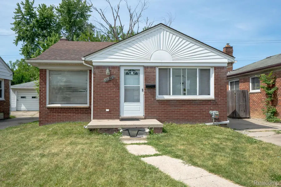 16821 E 8 Mile Road, Eastpointe, MI 48021 - #2