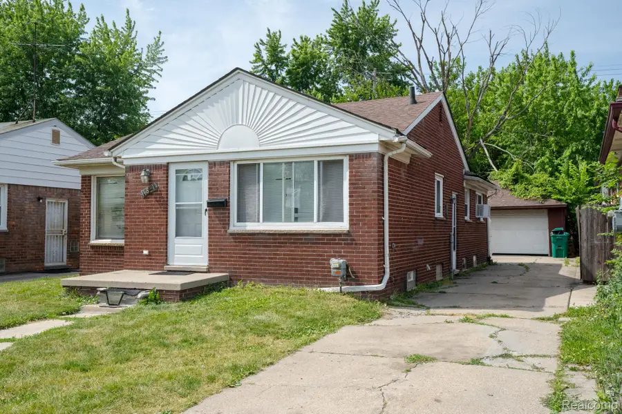 16821 E 8 Mile Road, Eastpointe, MI 48021 - #3