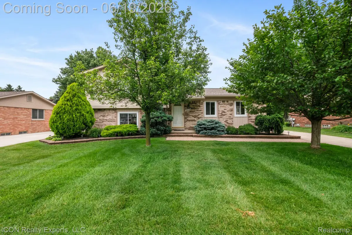 39738 Day Drive E, Clinton Township, MI 48038 - #1