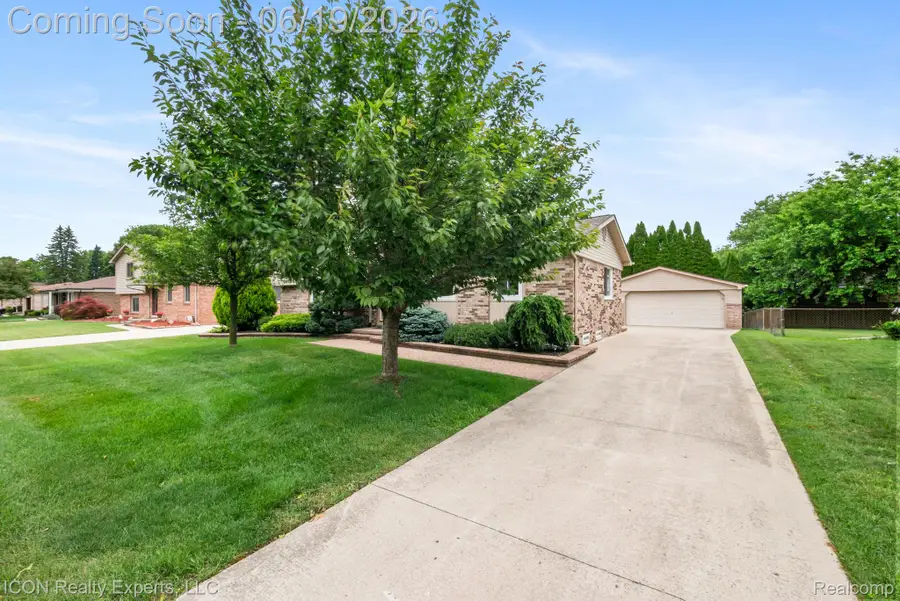 39738 Day Drive E, Clinton Township, MI 48038 - #3
