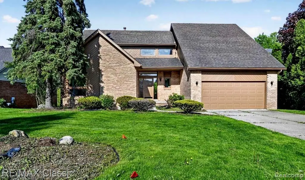 30779 Country Ridge Circle, Farmington Hills, MI 48331 - #1