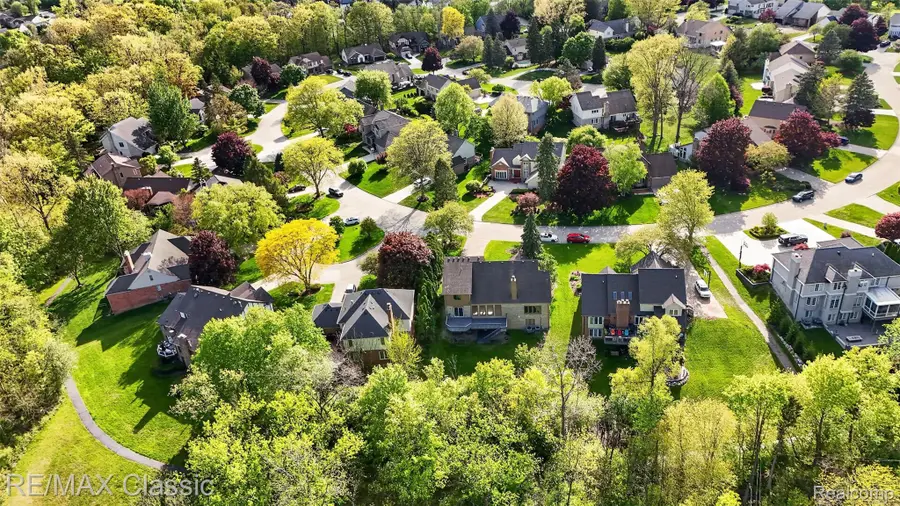 30779 Country Ridge Circle, Farmington Hills, MI 48331 - #3
