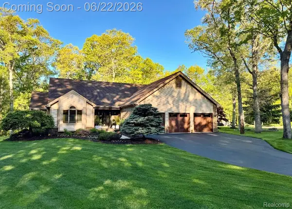 5083 Timber Cove Circle, Clarkston, MI 48346