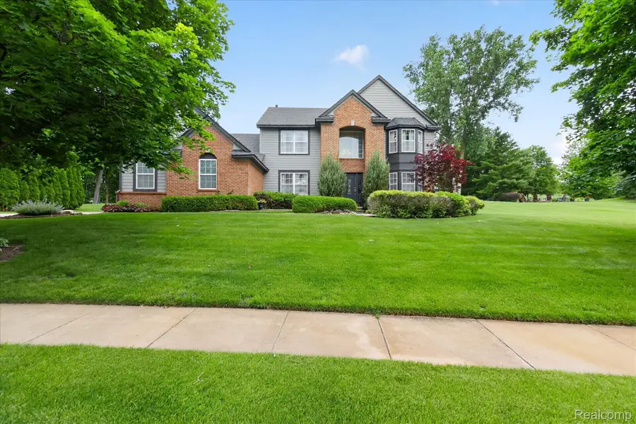 2333 Sandlewood Drive, White Lake, MI 48383 - #2