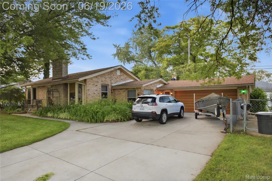 21211 Ardmore Park Drive, Saint Clair Shores, MI 48081 - #2