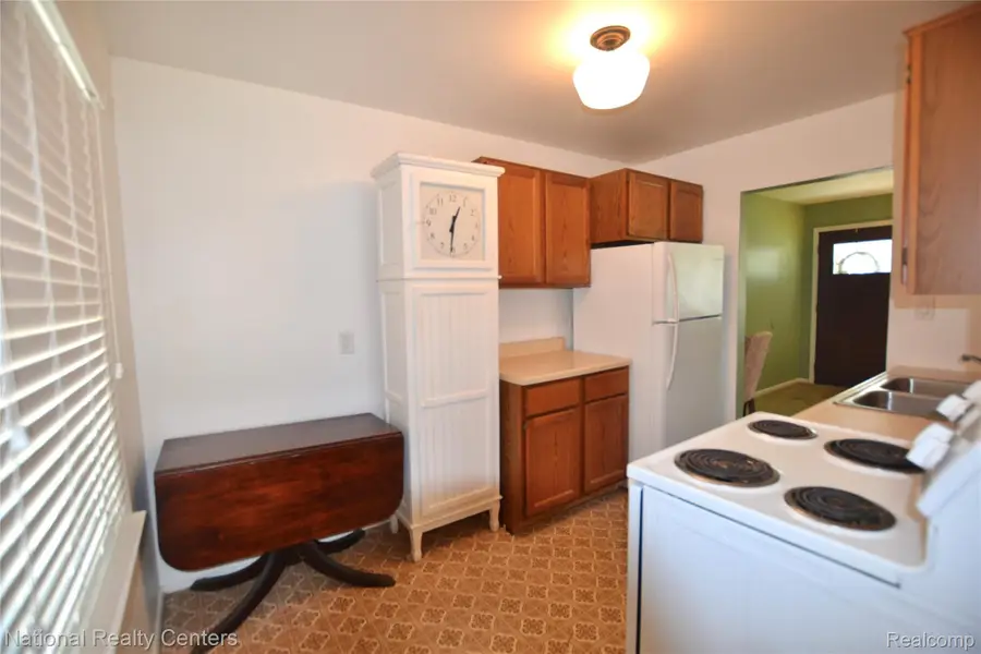 30159 Palmer Boulevard, Madison Heights, MI 48071 - #3