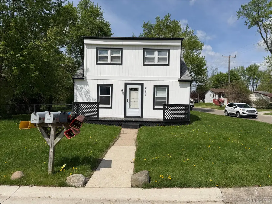 22851 Colgate Street, Farmington, MI 48336 - #3