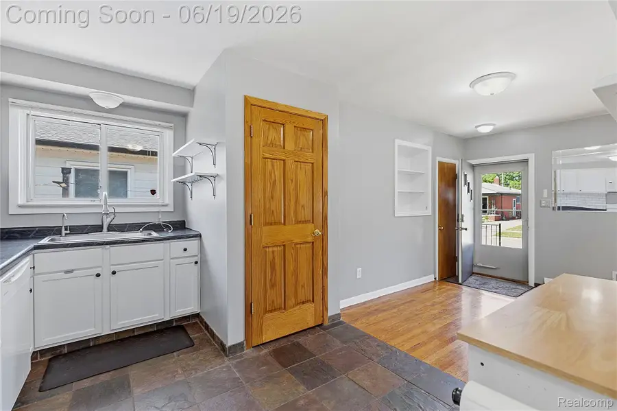 7228 Sterling Street, Center Line, MI 48015 - #3