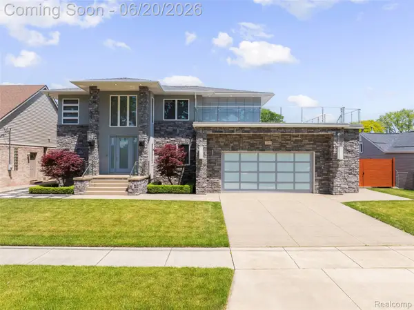 22491 E 10 Mile Road, StClairShores, MI 48080