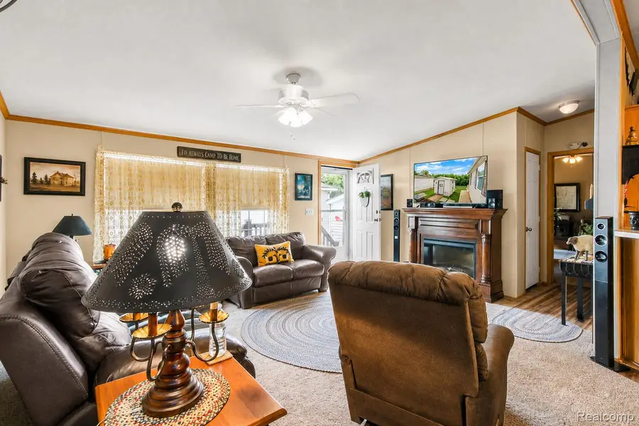 29311 Hidden River Drive, Gibraltar, MI 48173 - #3